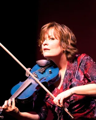 Live concert by Eileen Ivers and The Brigideens